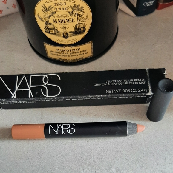 NARS Velvet Matte Lipstick Pencil - Picture 2 of 4